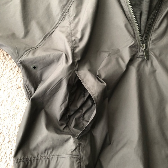 ⛔️SOLD⛔️Lululemon Cropped Windbreaker Jacket 6 - Picture 5 of 7